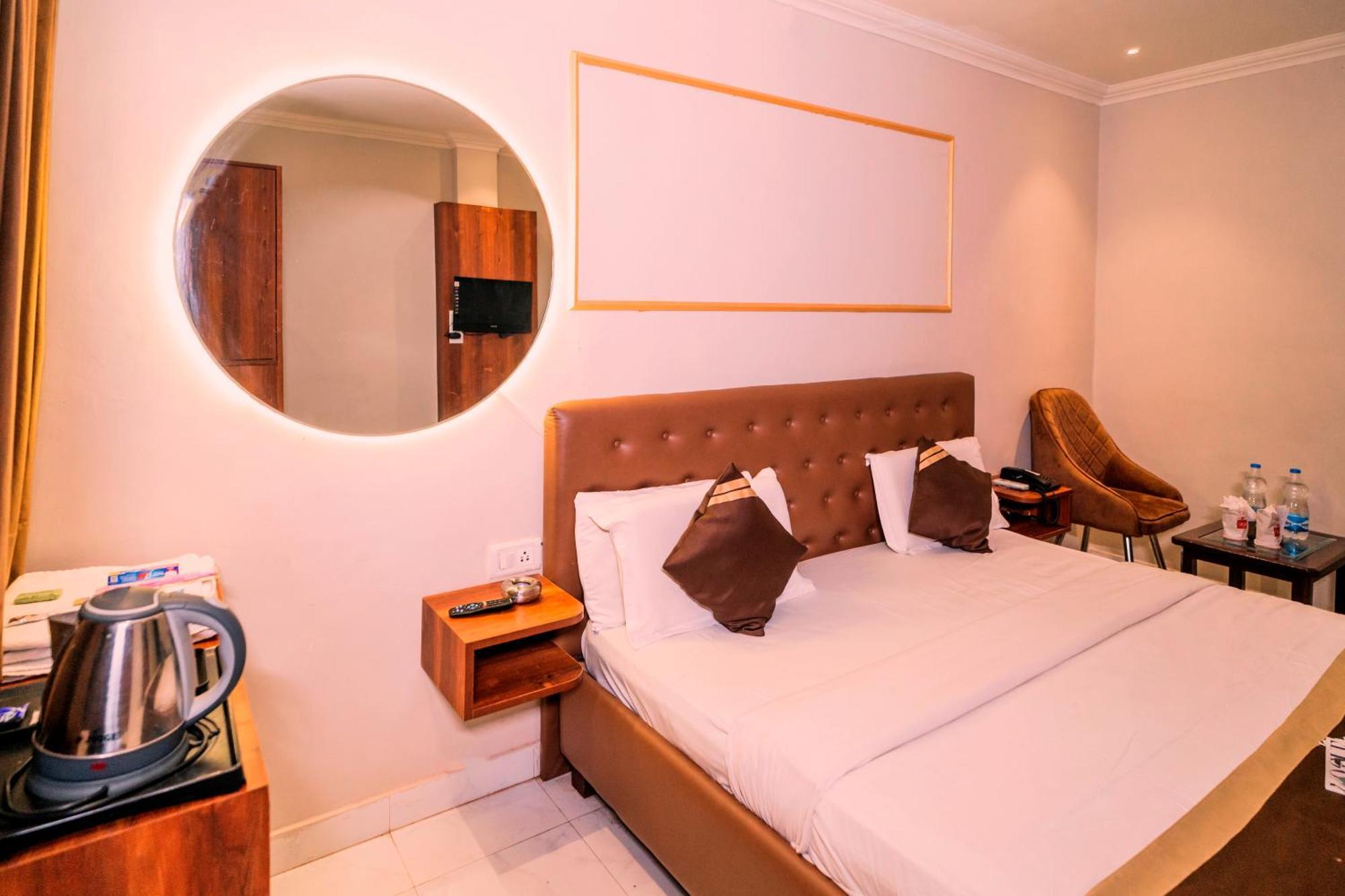 Hotel Holiday Comfort 阿姆利则 外观 照片